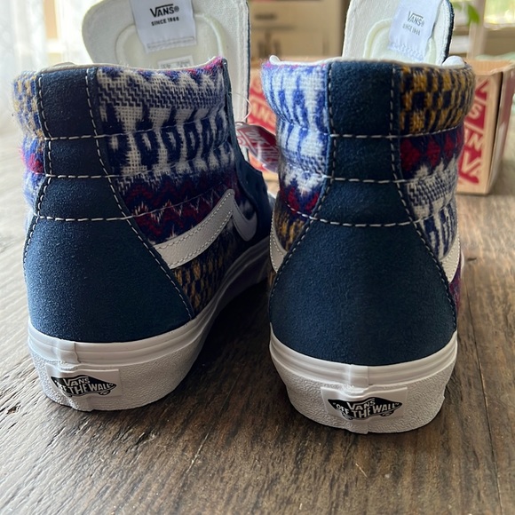 Vans Sk8-Hi Southwestern/Aztec print material. Blue, white & red. Women’s 6. NWT - Picture 12 of 14